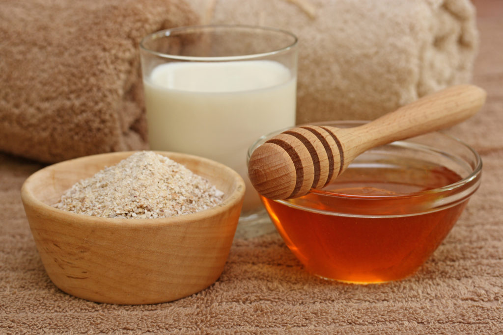 natural-eczema-treatments-oatmeal-milk-and-honey