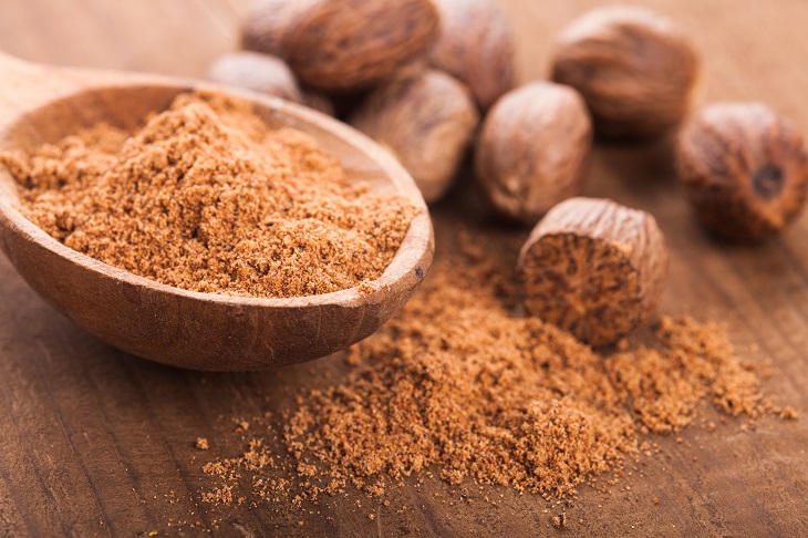 How to use nutmeg